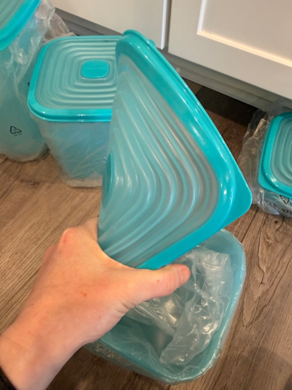 Tupperware Turquoise Square Food Storage Containers - Set of 4 - Picture 12 of 16